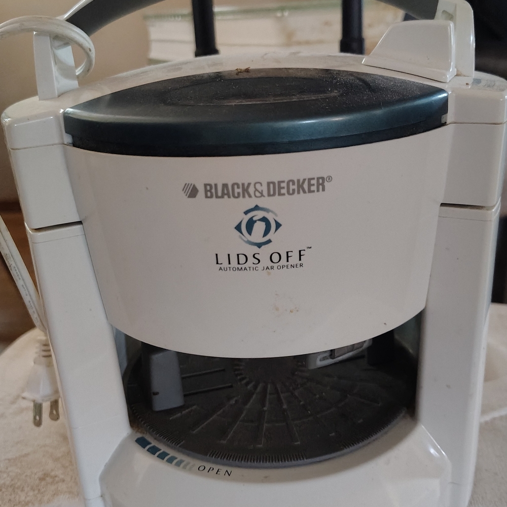 Black & Decker Lids Off Jar Opener in White and Black